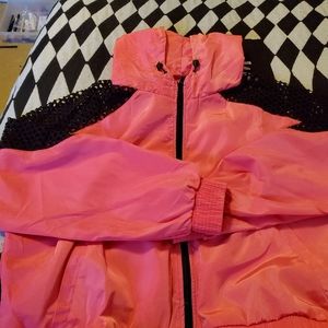 Women's mesh windbreaker